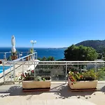 Sur - Vue Saint Jean Cap Ferrat