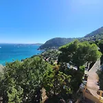 Sur - Vue Saint Jean Cap Ferrat *