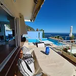 Sur - Vue Saint Jean Cap Ferrat Villa *