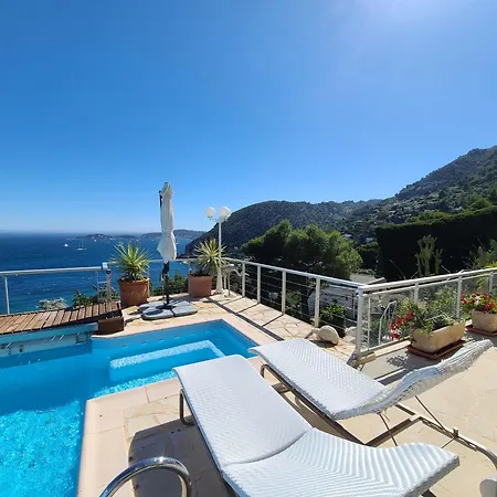 Sur - Vue Saint Jean Cap Ferrat * Èze